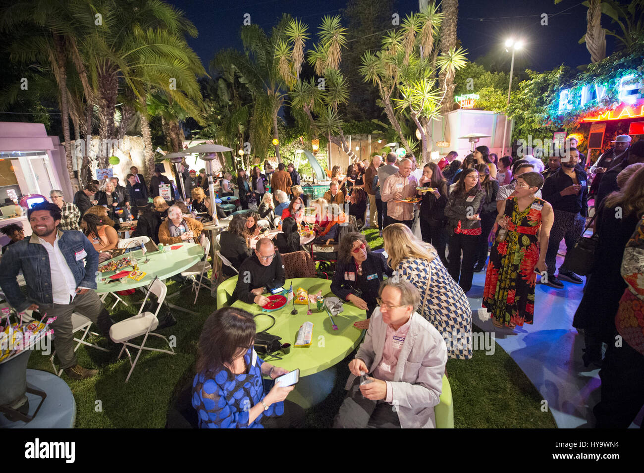 Apr 1, 2017. 1er avril 2017. Los Angeles, Californie, USA - Le parti de Detroit à Los Angeles organisé par Allee Willis, Lily Tomlin, et Lamont Dozier honorant Detroit Youth Arts group du 25e anniversaire de la mosaïque. Credit : Jerome Brunet/ZUMA/Alamy Fil Live News Banque D'Images