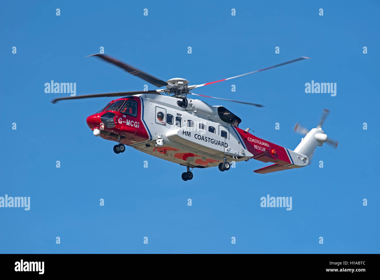Sikorsky S92A Bristow G-d'hélicoptères pour l'exploitation MCGI garde-côtes britanniques basés à l'aéroport d'Inverness Banque D'Images Sikorsky S92A Bristow G-d'hélicoptères pour l'exploitation MCGI garde-côtes britanniques basés à l'aéroport d'Inverness Banque D'Images