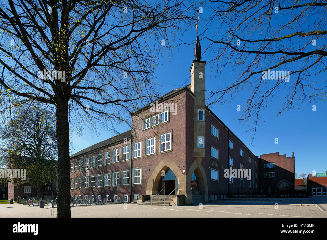 Fruehlingsstimmung Staedtisches, Gymnasium und Musikschule à Herten, Ruhr, Allemagne Banque D'Images