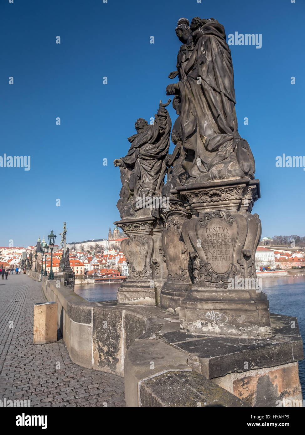 Le Pont Charles avec des statues de saints personnages, Prague, République Tchèque Banque D'Images