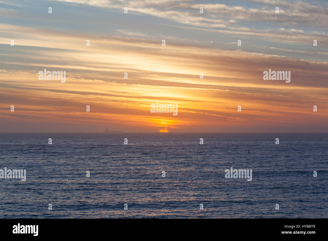Lever de soleil sur l'océan Pacifique, Sydney, Australie. Banque D'Images