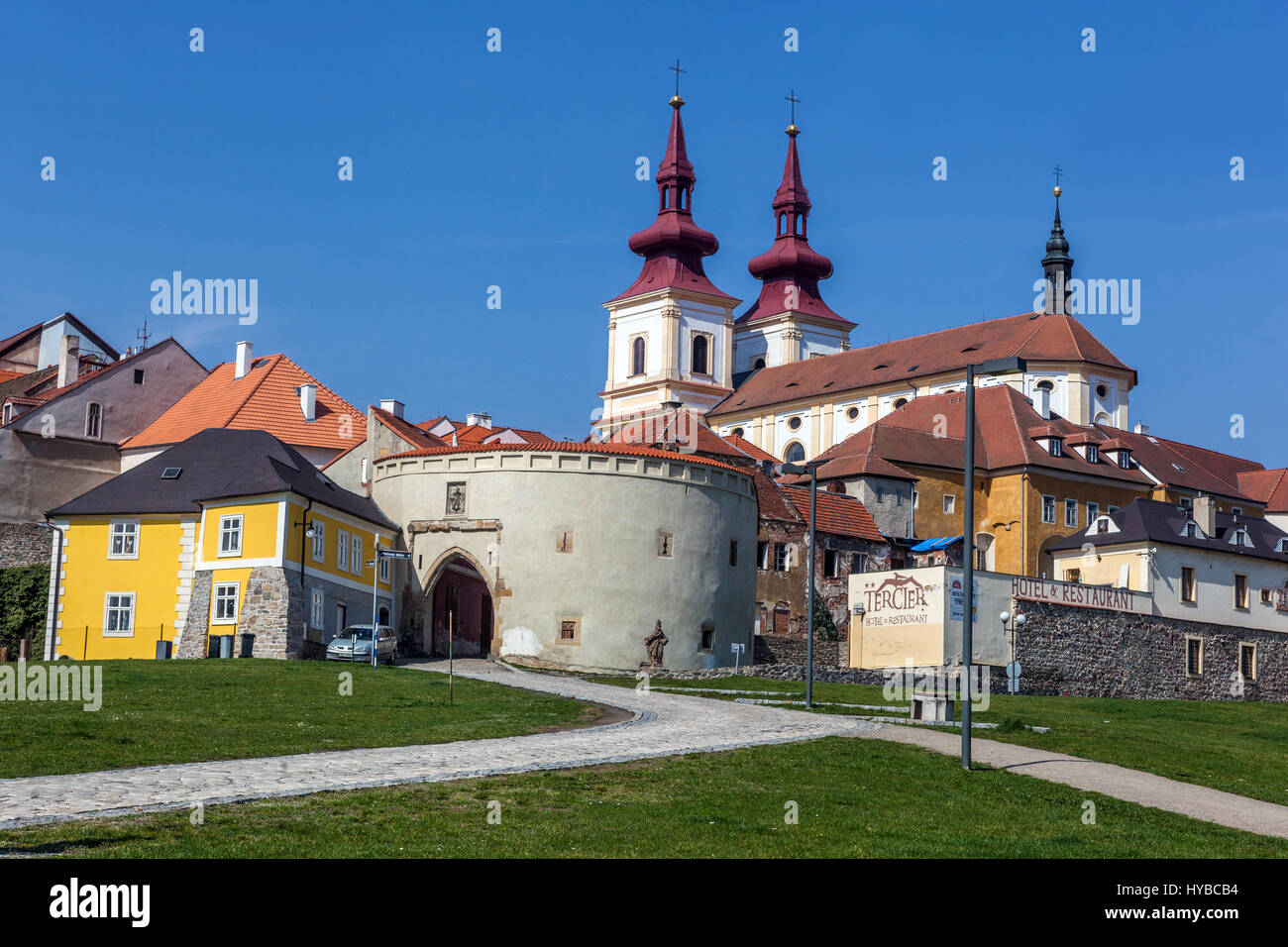 L'église décanale de l'Exaltation de la Sainte Croix, Kadan, Bohème du Nord, République Tchèque, Europe Banque D'Images