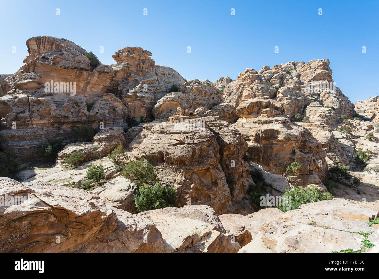 Voyage Moyen Orient Pays de Jordanie - autour de la montagne de grès peu Petra Ville en hiver Banque D'Images