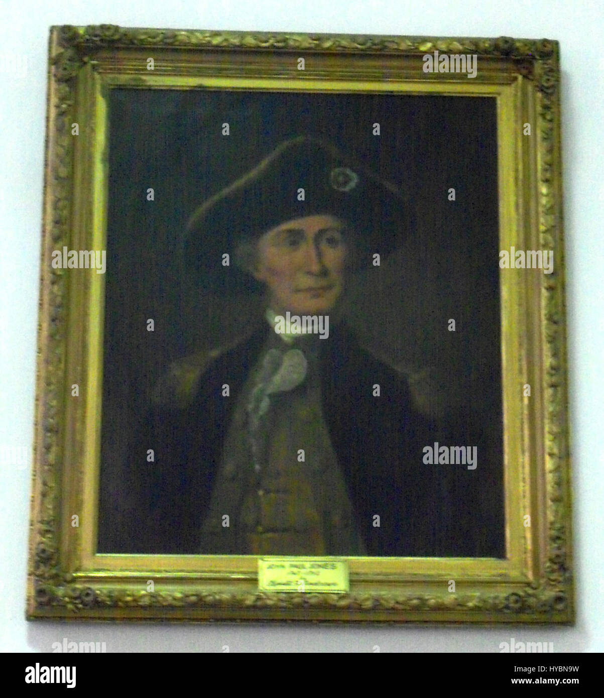 Eliphalet Frazer Andrews a réalisé ce portrait de John Paul Jones, un important commandant naval pendant la guerre d'indépendance américaine. La peinture représente Jones dans sa tenue militaire, symbolisant son importance dans l'histoire américaine. Banque D'Images