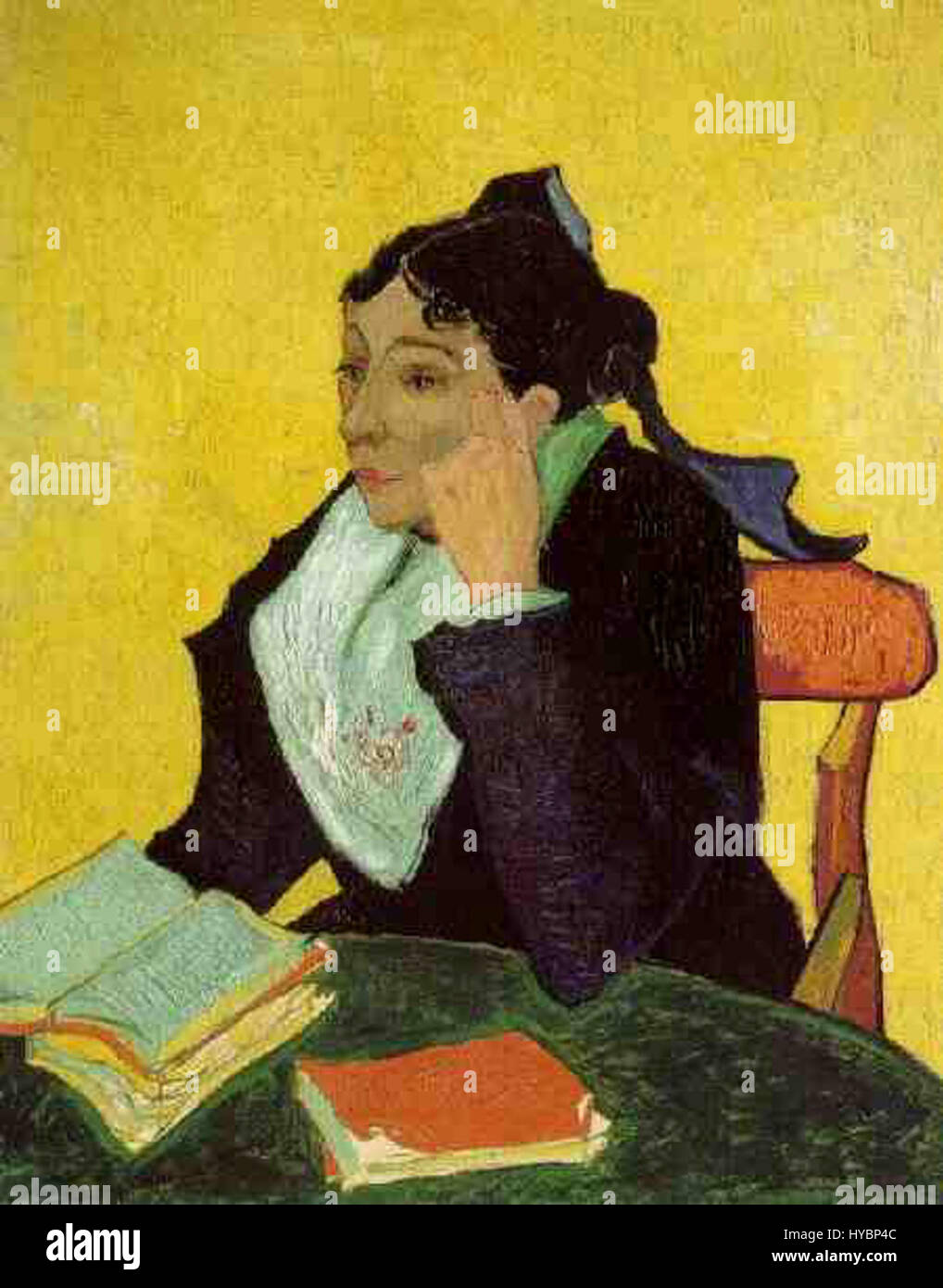 'L'Arlesienne avec des livres' de Paul Cézanne présente une femme assise avec un livre dans un cadre domestique. La peinture met en valeur la transition de Cézanne de l'impressionnisme au post-impressionnisme, soulignant son accent sur la forme géométrique et la structure dans la vie quotidienne. Banque D'Images