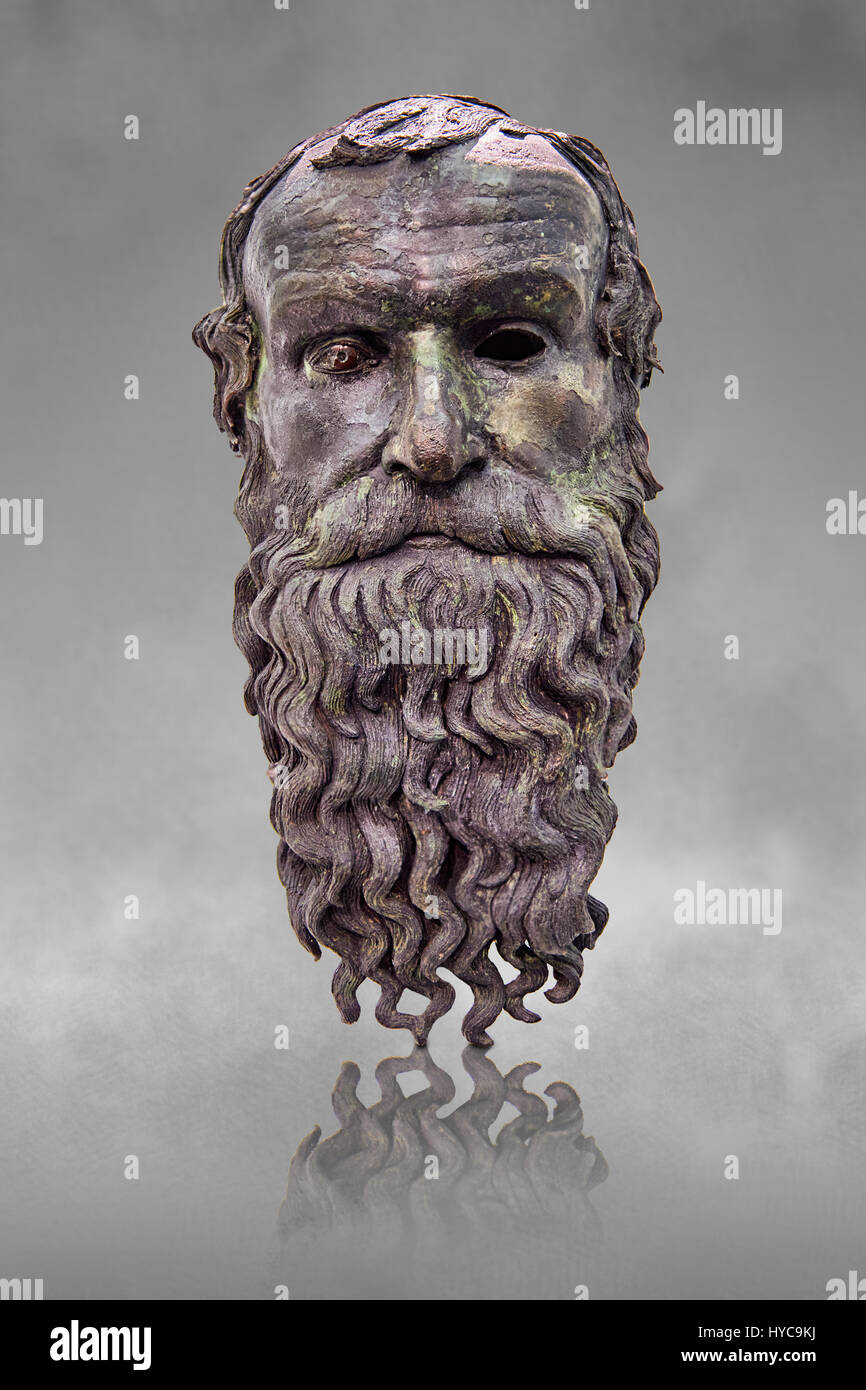 La tête de statue grecque en bronze de Riace exprimés à propos de 460