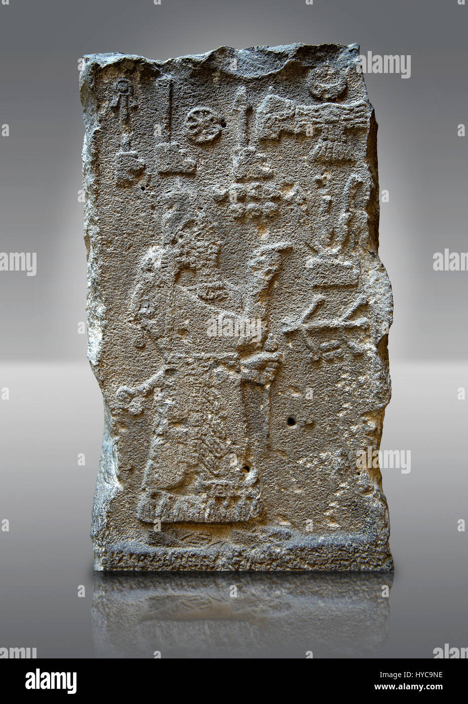 810-783 B.C Neo-Assyrian Stèle avec relief & inscription au Roi Adad-Nirari III (fils de Samsi-Adad V, Roi d'Assyrie) prière aux Dieux. Banque D'Images