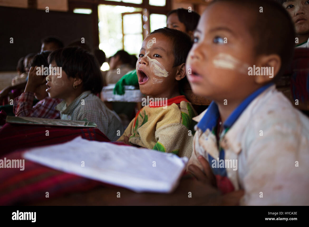 Les enfants à l'école, kalaw, myanmar, Birmanie Banque D'Images