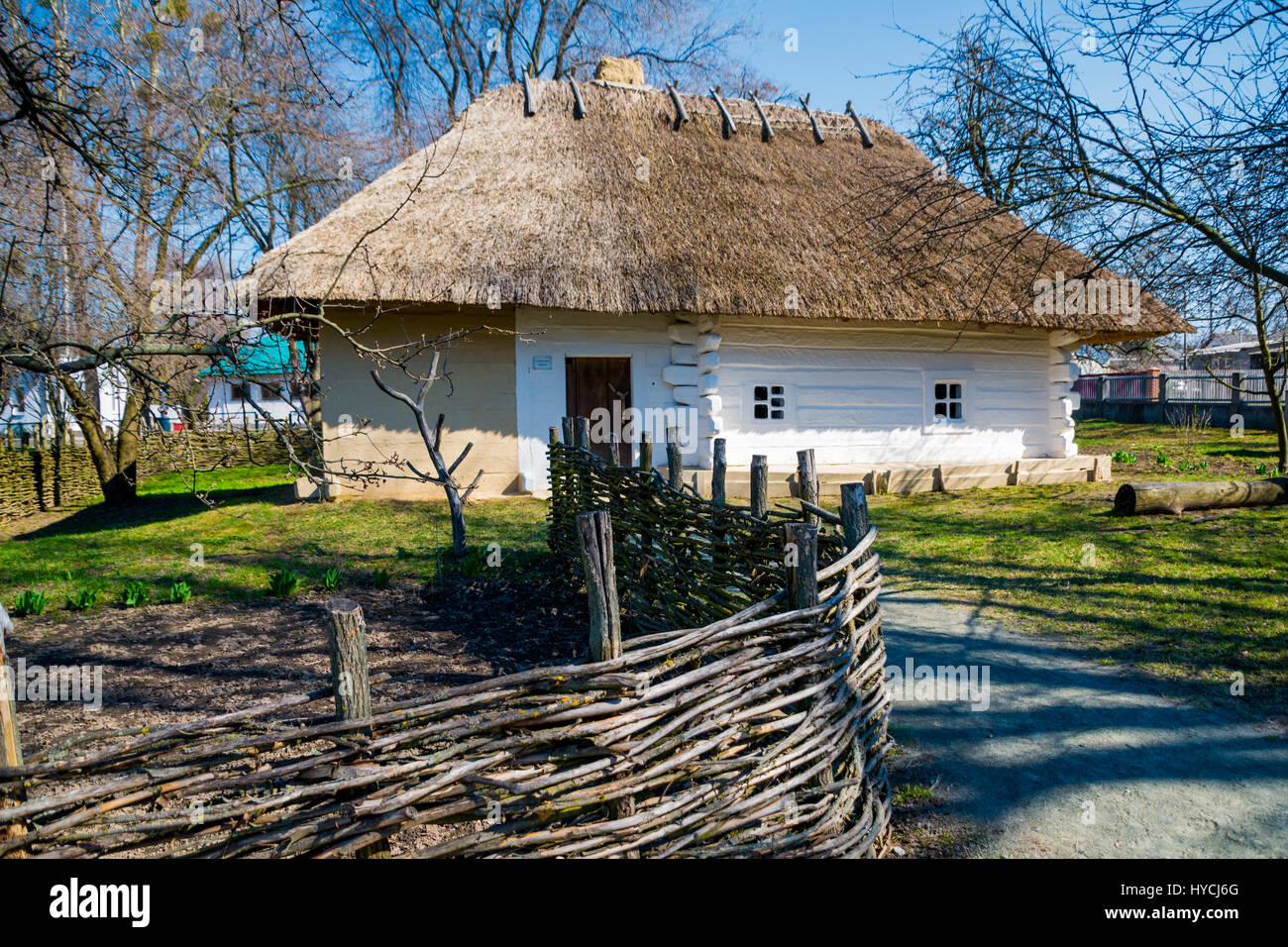 Ukrainien authentique maison de village. Banque D'Images