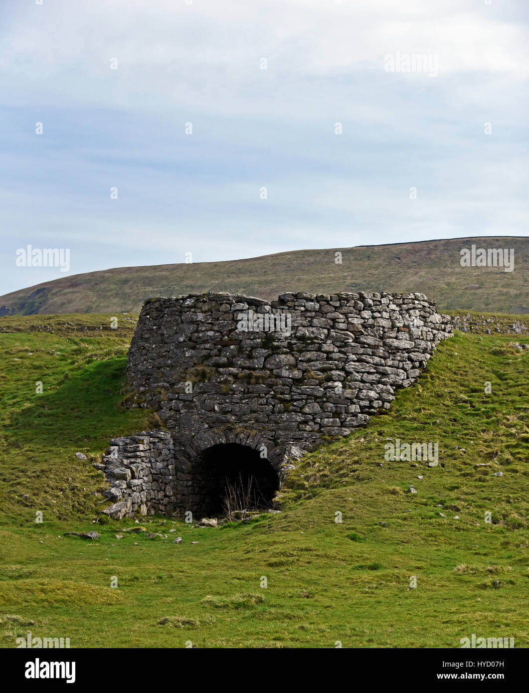 Four à chaux à l'abandon. Chapelle-le-Dale près de Ingleton. Yorkshire Dales National Park, Angleterre, Royaume-Uni, Europe. Banque D'Images