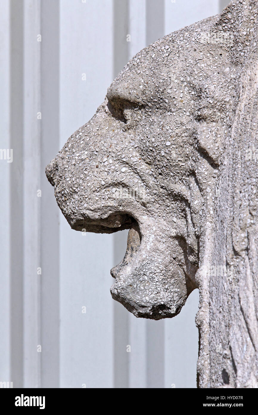 Château bâtiment est décoré avec des pierres de la face. Banque D'Images