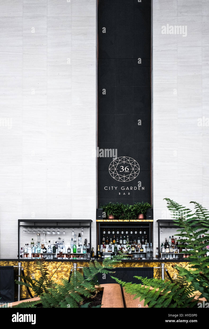 Le 'jardin de ville 36 bar' du ciel jardins du bâtiment de talkie-walkie, 20 Fenchurch Street, City of London, en Angleterre. Banque D'Images