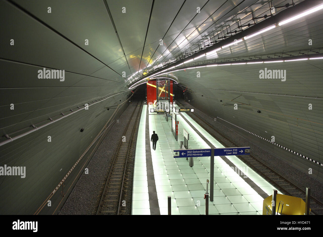 L'Allemagne, la région de la Ruhr, Bochum, métro station Lohring. Banque D'Images