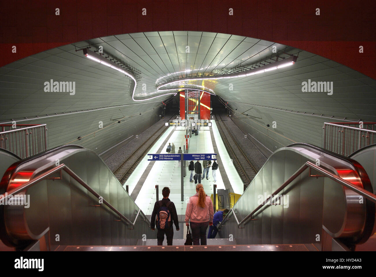 L'Allemagne, la région de la Ruhr, Bochum, métro station Lohring. Banque D'Images