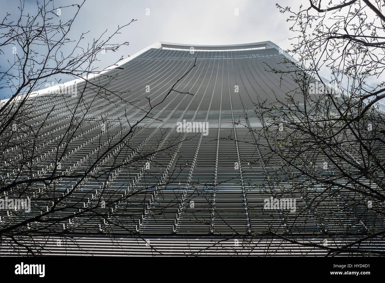 Fenêtres sur le côté sud de l'un skyscraperat talkie-walkie, 20 Fenchurch Street, City of London, en Angleterre. Banque D'Images