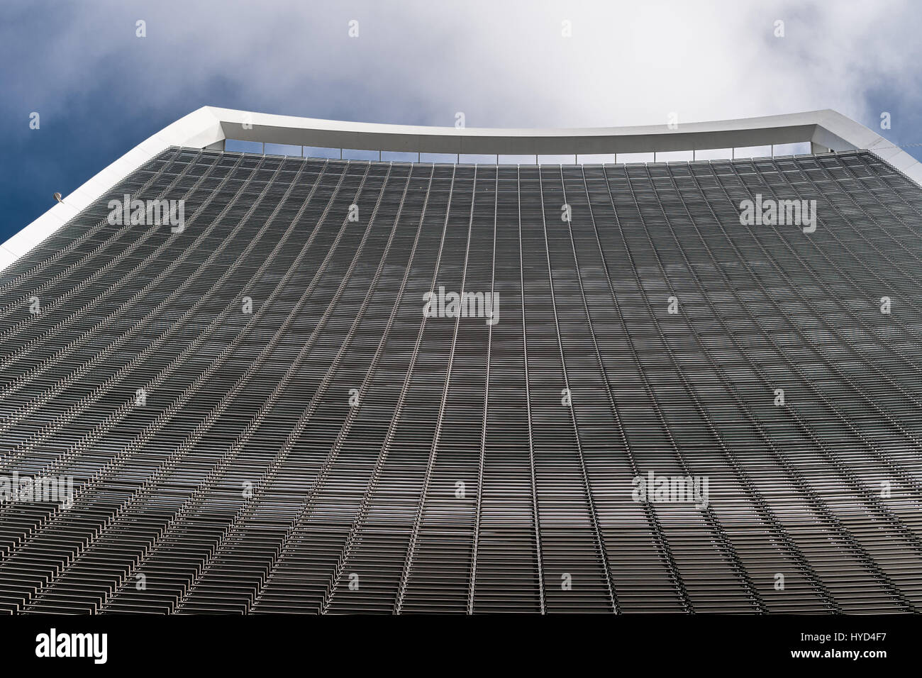 Fenêtres sur le côté sud de l'un skyscraperat talkie-walkie, 20 Fenchurch Street, City of London, en Angleterre. Banque D'Images