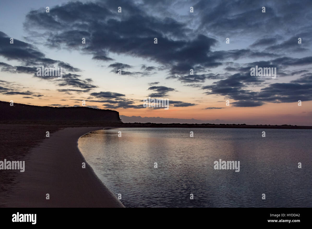 Lever du soleil sur la plage de Durras en Nouvelle Galles du Sud, Australie Banque D'Images