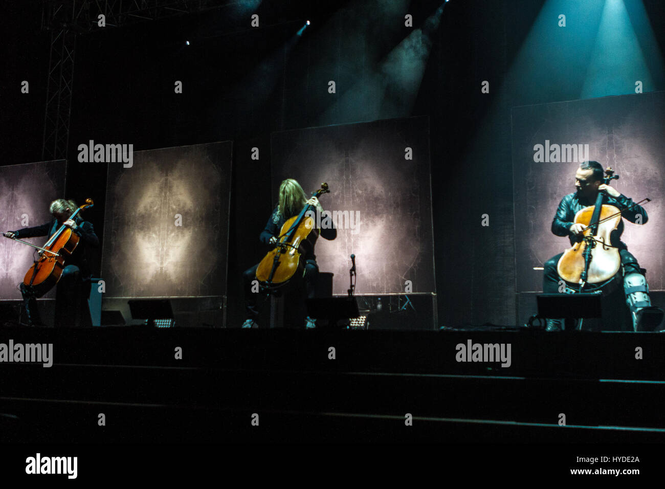 Groupe finlandais Apocalyptica jouant des chansons de Metallica en concert hall Vatrosav Lisinski, Zagreb, Croatie sur leur tournée européenne 2017 Banque D'Images