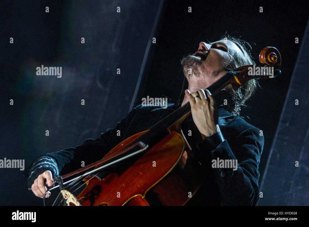 Groupe finlandais Apocalyptica jouant des chansons de Metallica en concert hall Vatrosav Lisinski, Zagreb, Croatie sur leur tournée européenne 2017 Banque D'Images