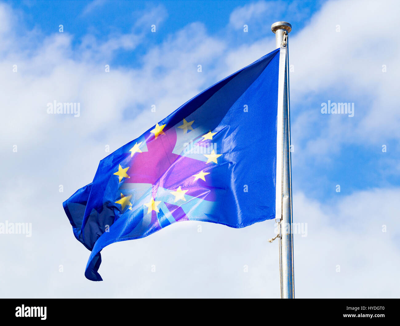 Image concept Brexit. Drapeau de l'UE avec l'Union Jack flag dans le centre Banque D'Images