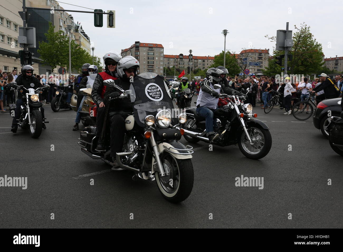 Berlin, Allemagne, Mai 9th, 2015 : Masses de bikers balade autour de la ville de Berlin pour protester contre la violence. Banque D'Images