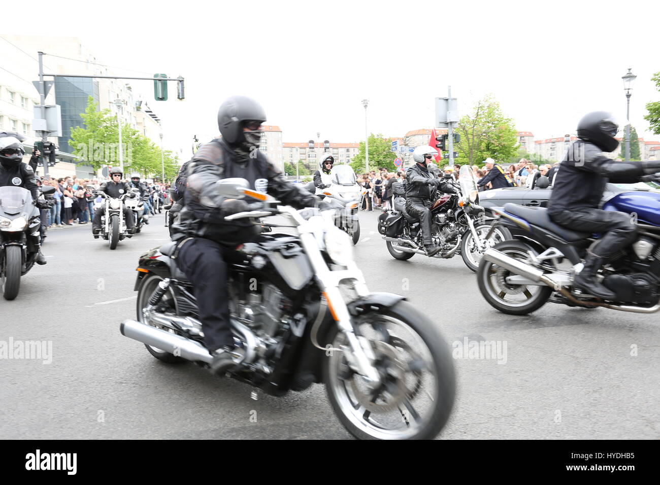 Berlin, Allemagne, Mai 9th, 2015 : Masses de bikers balade autour de la ville de Berlin pour protester contre la violence. Banque D'Images