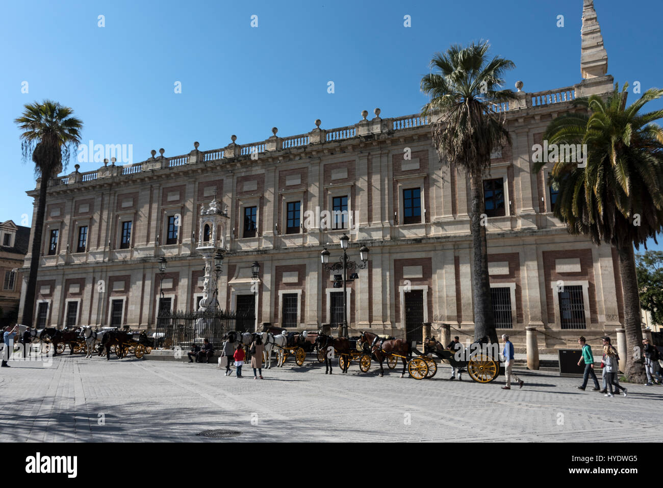 L'Archivo General de Indias ( Archives générales des Indes) sur l'Avenida  de la Constitucion à Séville, Espagne. Le bâtiment abrite les archives du  docu Photo Stock - Alamy