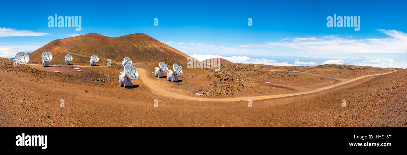 Vue panoramique de télescopes astronomiques sur le Mauna Kea, Hawaii, USA Banque D'Images