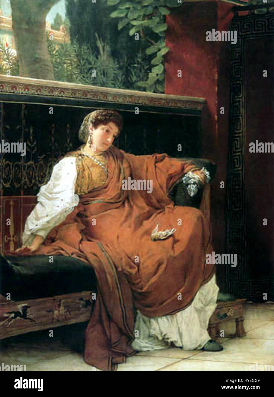 'Lesbia and Sparrow' de Sir Lawrence Alma-Tadema dépeint une scène inspirée de l'antiquité classique, avec une figure féminine avec un moineau. La peinture reflète la fascination d’Alma-Tadema pour la Rome antique et les cultures grecques. Banque D'Images
