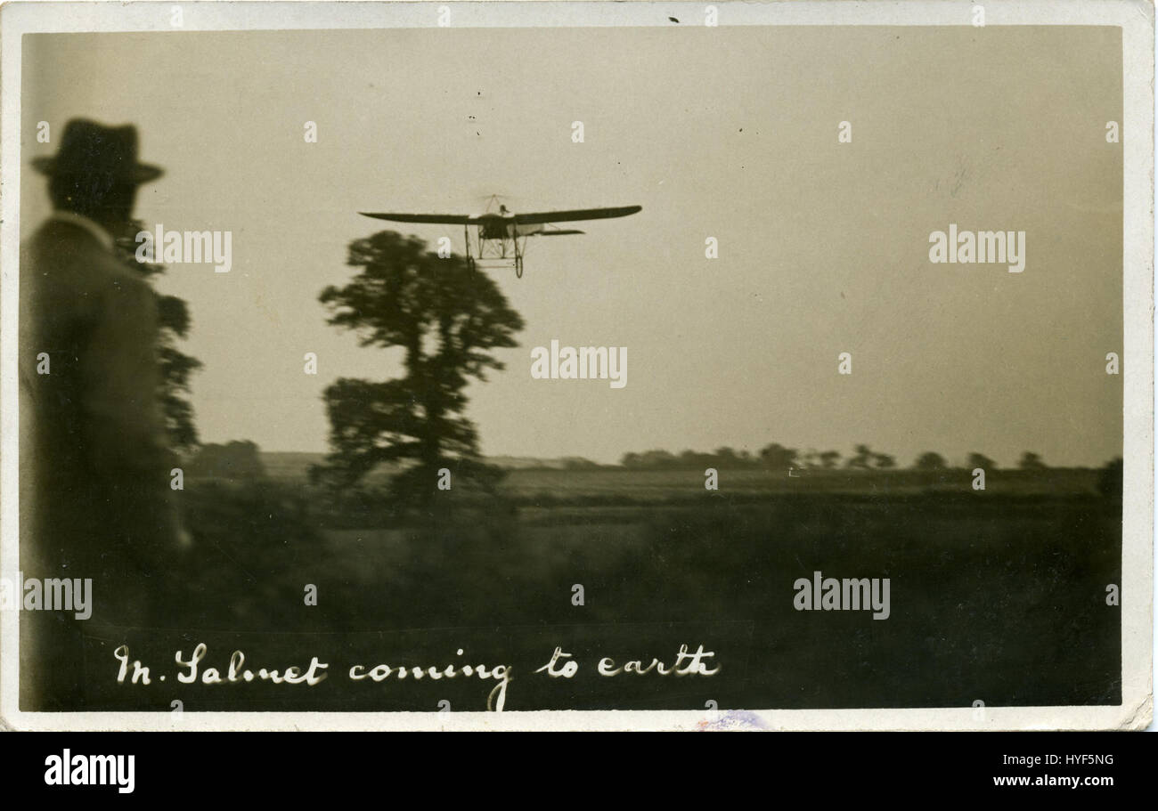 La photographie de 1912 de Fred C. Palmer capture le monoplan Blériot, un premier avion développé par l'aviateur français Louis Blériot. Le monoplan Blériot est remarquable pour son rôle de pionnier dans l'histoire de l'aviation, marquant des avancées importantes dans la technologie de vol au début du XXe siècle. Banque D'Images
