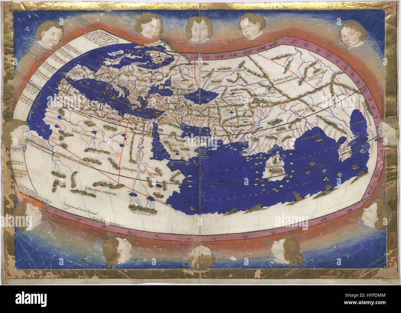 La 'Cosmographia' de Ptolémée est une carte du monde datant de 1467, qui démontre la compréhension géographique précoce du monde. Cette carte, basée sur les écrits de Ptolémée, a influencé la cartographie ultérieure et a fourni une base pour la navigation et l'exploration. Banque D'Images