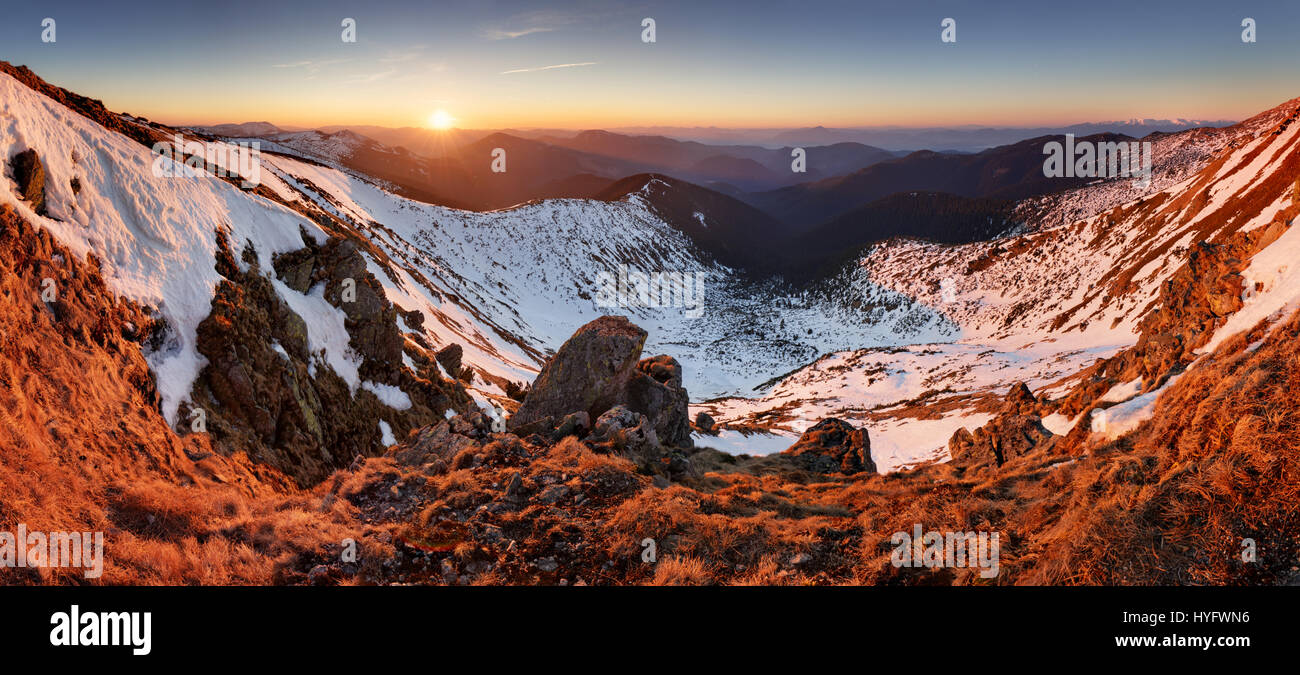 Mountain landcape au printemps - hiver en Slovaquie, les Basses Tatras panorama Banque D'Images