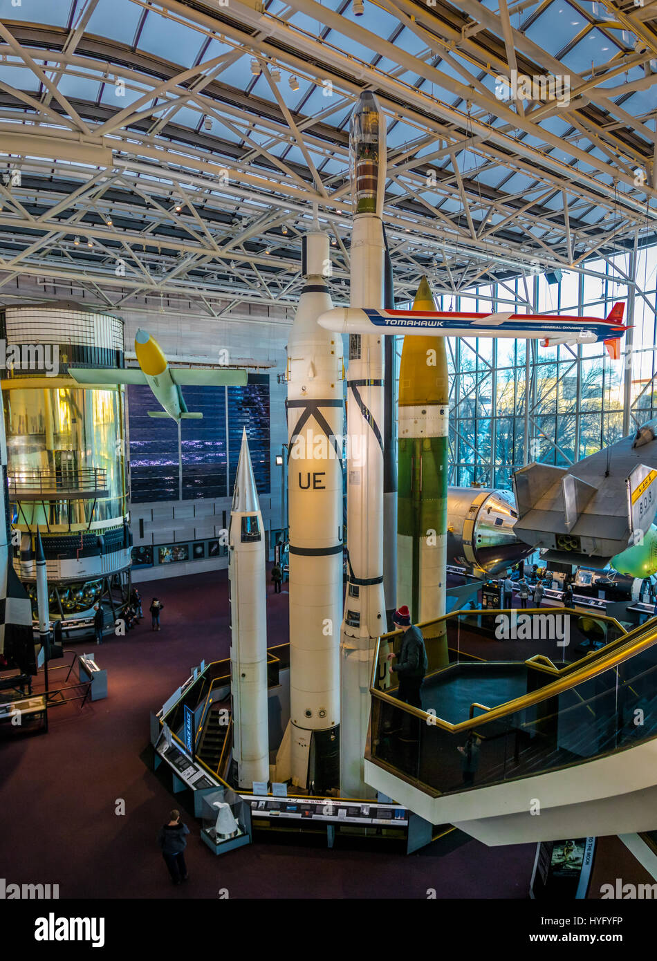 Intérieur de la National Air and Space Museum de la Smithsonian Institution, Washington, D.C., USA Banque D'Images