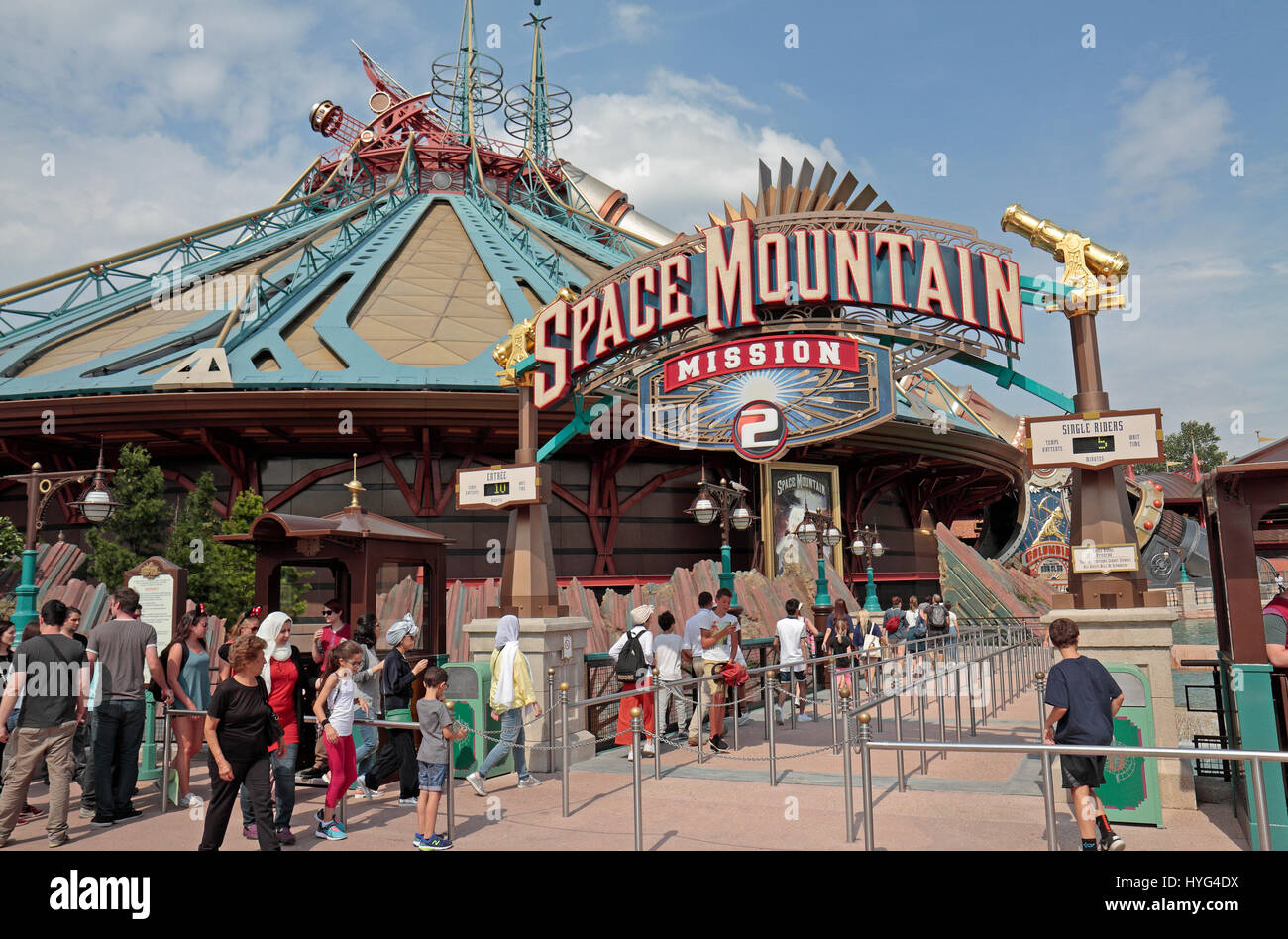 Le Space Mountain Mission 2 ride à Disneyland Paris, Marne-la-Vallée, près de Paris, France. Banque D'Images