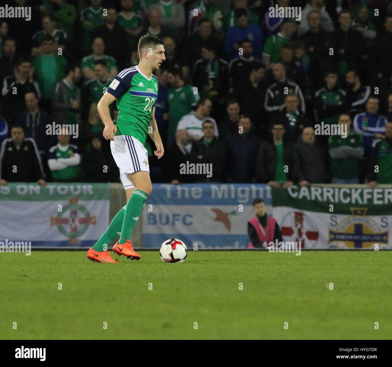 Stade national de football à Windsor Park, Belfast. 26 mars 2017. Qualification de la Coupe du Monde 2018 - Irlande du Nord 2 Norvège 0. L'Irlande du Nord Craig Cathcart (20) en action. Banque D'Images