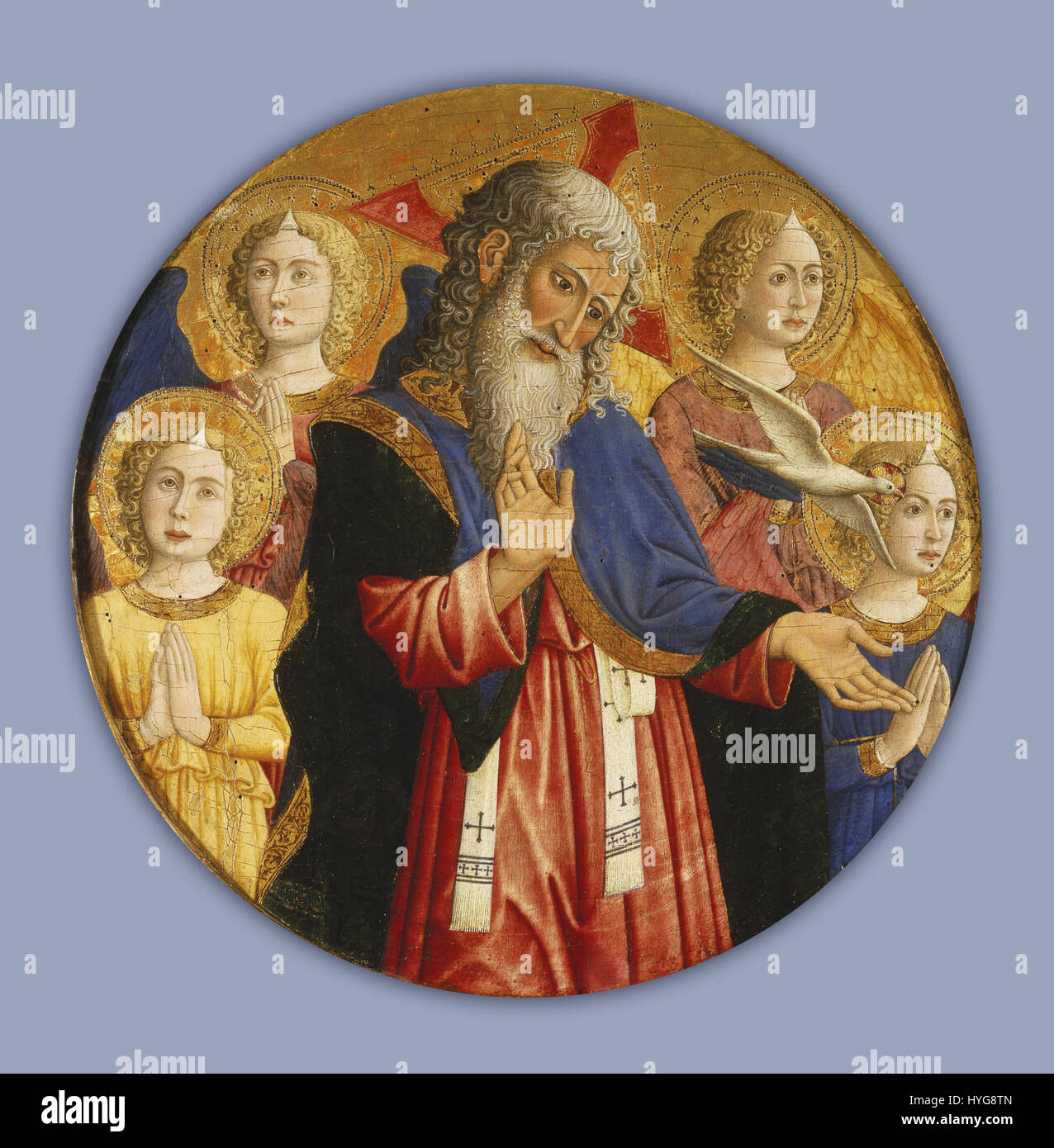 « Dieu le Père aux quatre anges et à la colombe du Saint-esprit » de Giovanni Francesco da Rimini est une peinture de dévotion représentant la Sainte Trinité avec une atmosphère divine et céleste. La scène met l'accent sur le symbolisme religieux et les thèmes chrétiens de la divinité et de la sainteté. Banque D'Images