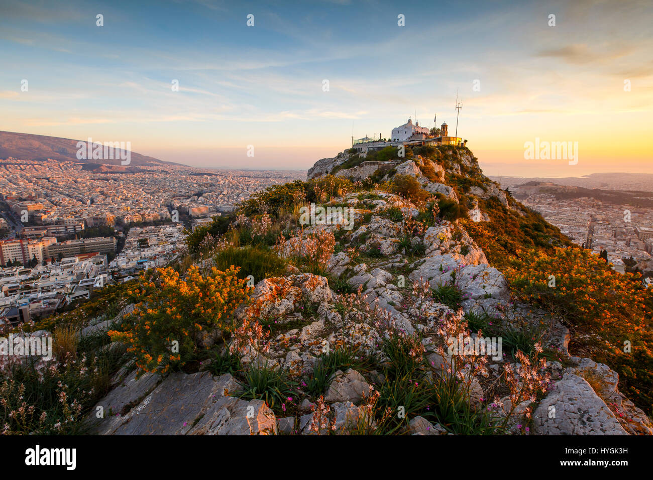 Vue d'Athènes depuis la colline du Lycabette au coucher du soleil, la Grèce. Banque D'Images