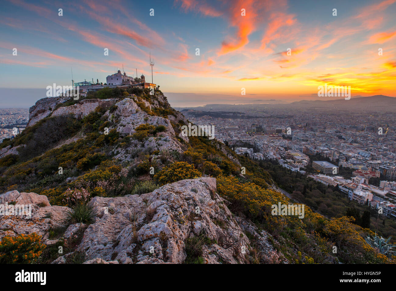 Vue d'Athènes depuis la colline du Lycabette au coucher du soleil, la Grèce. Banque D'Images