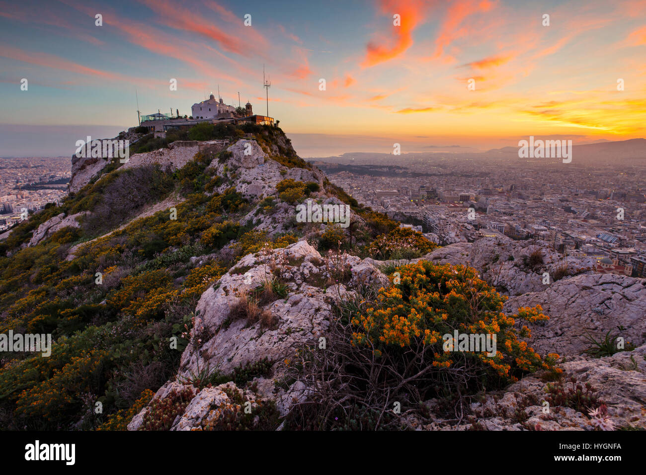 Vue d'Athènes depuis la colline du Lycabette au coucher du soleil, la Grèce. Banque D'Images