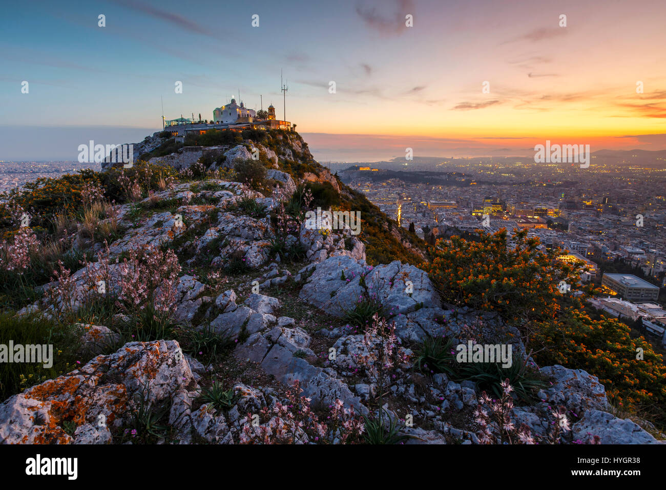 Vue d'Athènes depuis la colline du Lycabette au coucher du soleil, la Grèce. Banque D'Images