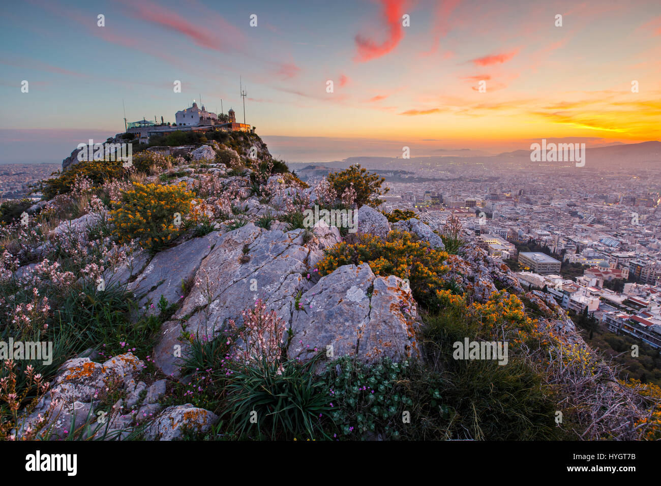 Vue d'Athènes depuis la colline du Lycabette au coucher du soleil, la Grèce. Banque D'Images