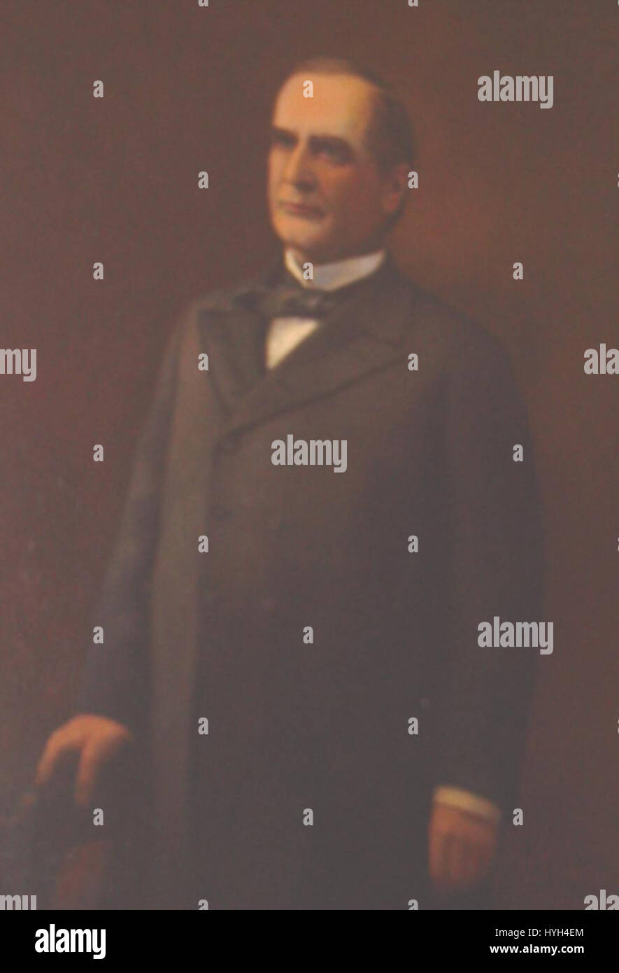 Cette image de William McKinley à la maison d'État capture le président américain lors d'un événement formel. McKinley, le 25e président des États-Unis, est représenté dans une pose digne, reflétant son leadership et sa stature politique pendant son mandat au tournant du 20e siècle. Banque D'Images