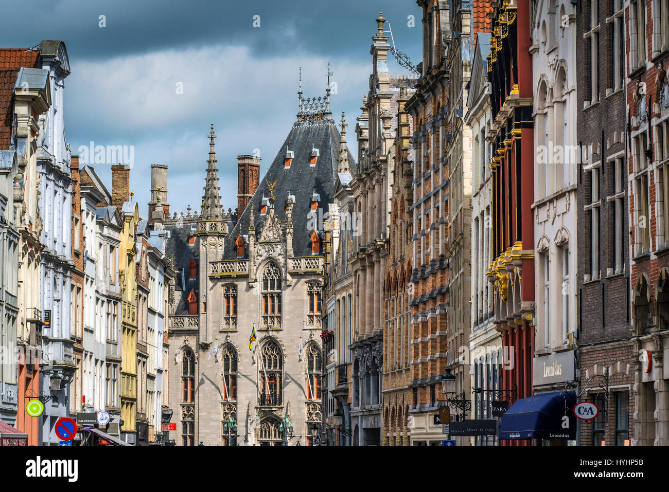 Maisons de guilde historique le long de la rue Steenstraat, Bruges, Flandre occidentale, Belgique Banque D'Images