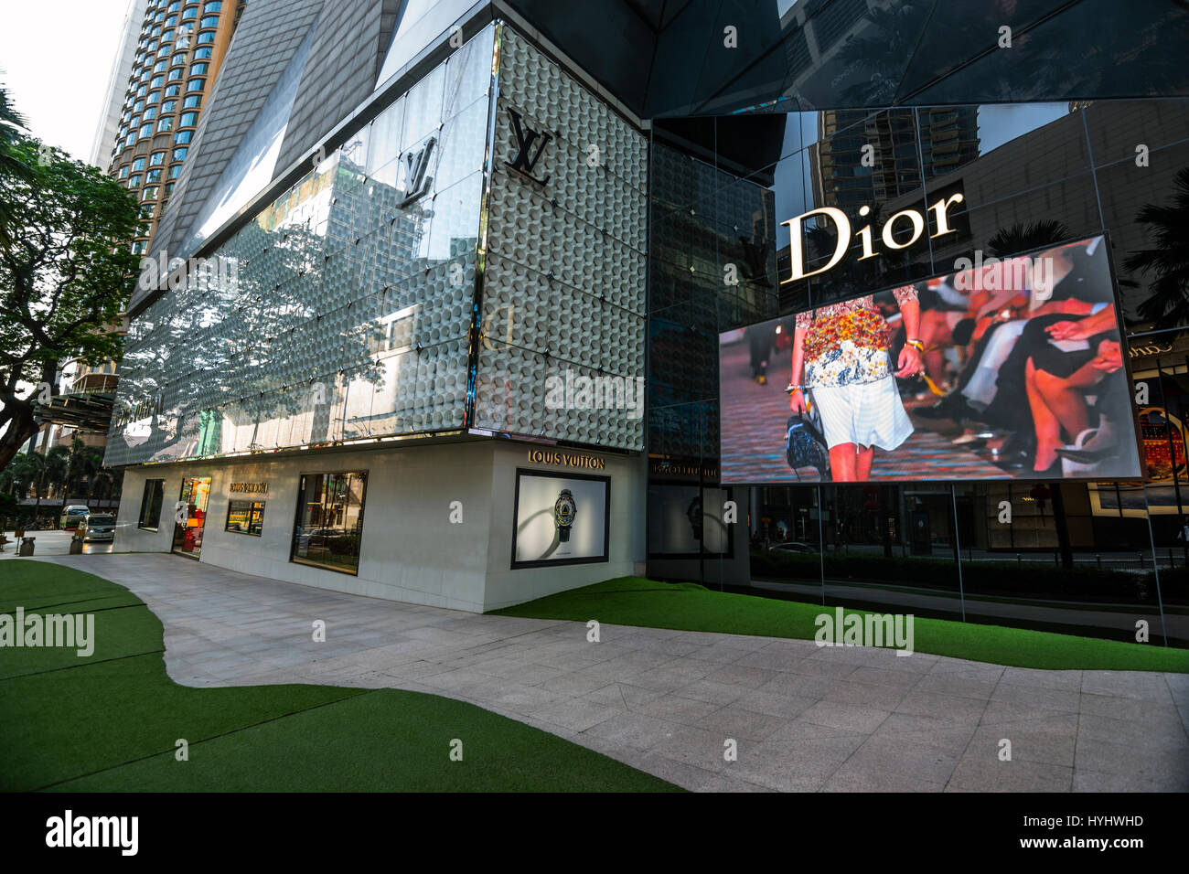 Louis Vuitton et Dior Stores, Starhill Gallery, Kuala ...