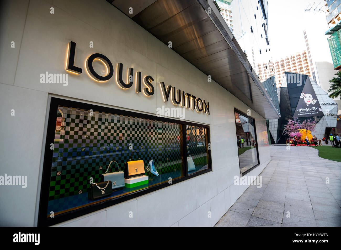 Louis Vuitton – The Starhill