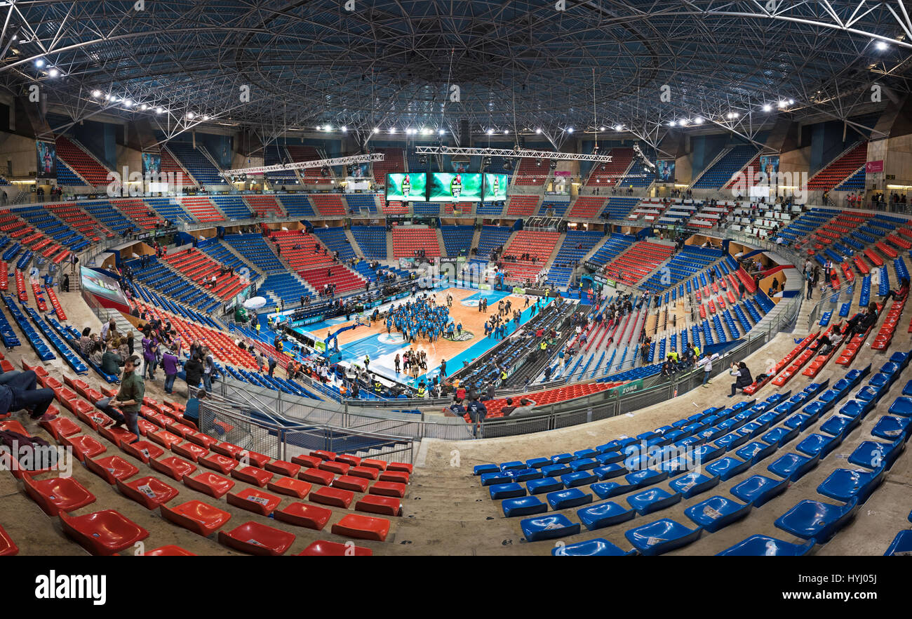 Vitoria, Espagne - Février 19, 2017 : Fernando Buesa Arena, stade de basket-ball  est le stade de Tau Baskonia accueil équipe Photo Stock - Alamy