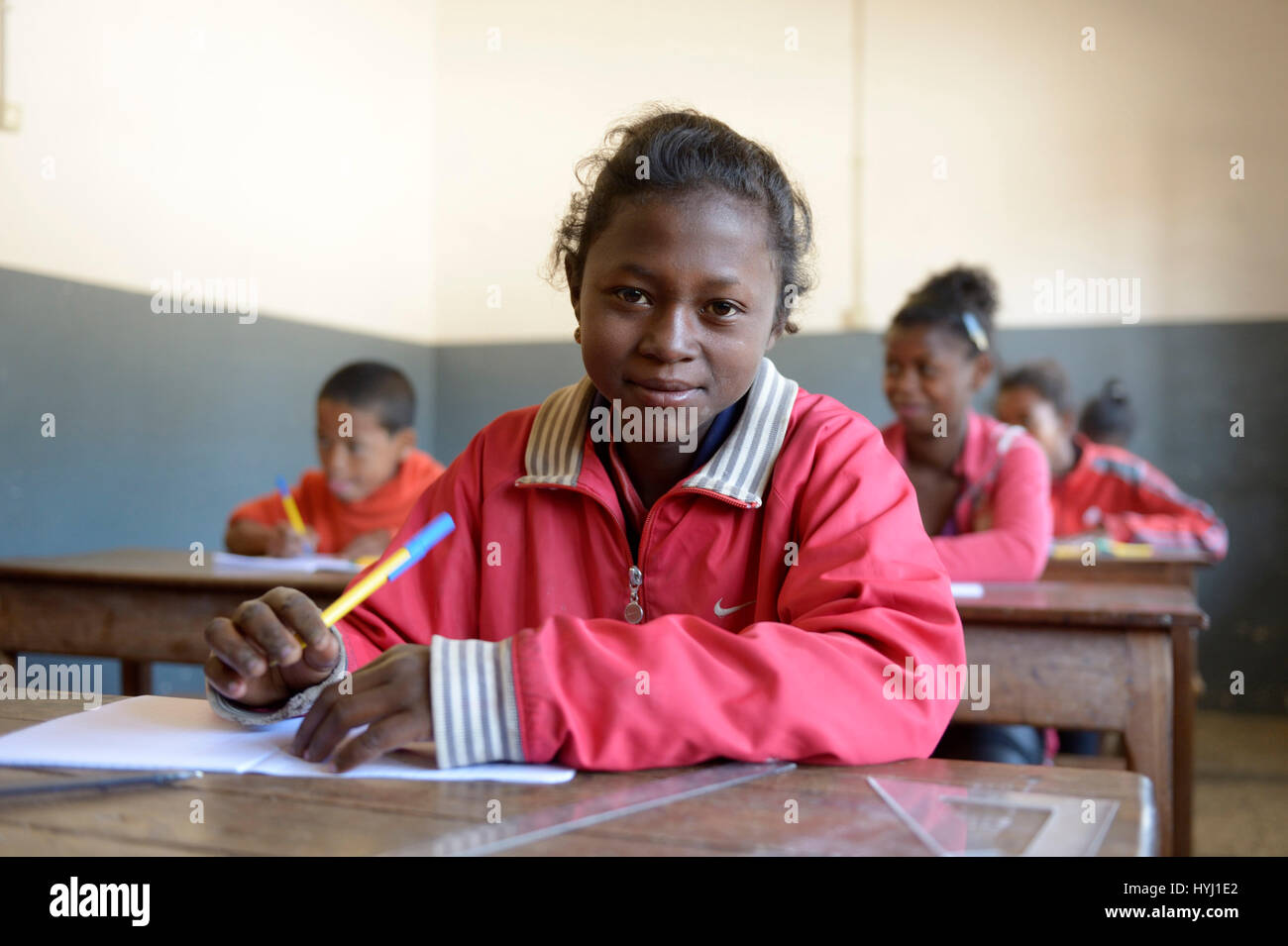 Fille, 14 ans, l'école primaire, Fianarantsoa, Madagascar Banque D'Images