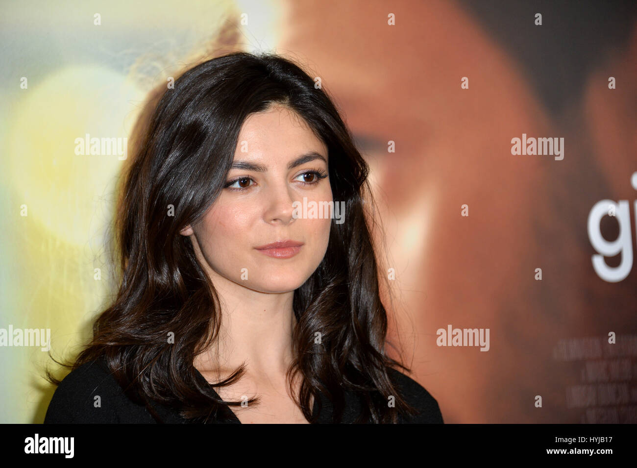 Los Angeles, USA. Le 04 Avr, 2017. LOS ANGELES, CA - 4 avril 2017 : l'actrice Monica Barbaro lors de la première pour doué' du Grove. Crédit photo : Sarah Stewart/Alamy Live News Banque D'Images