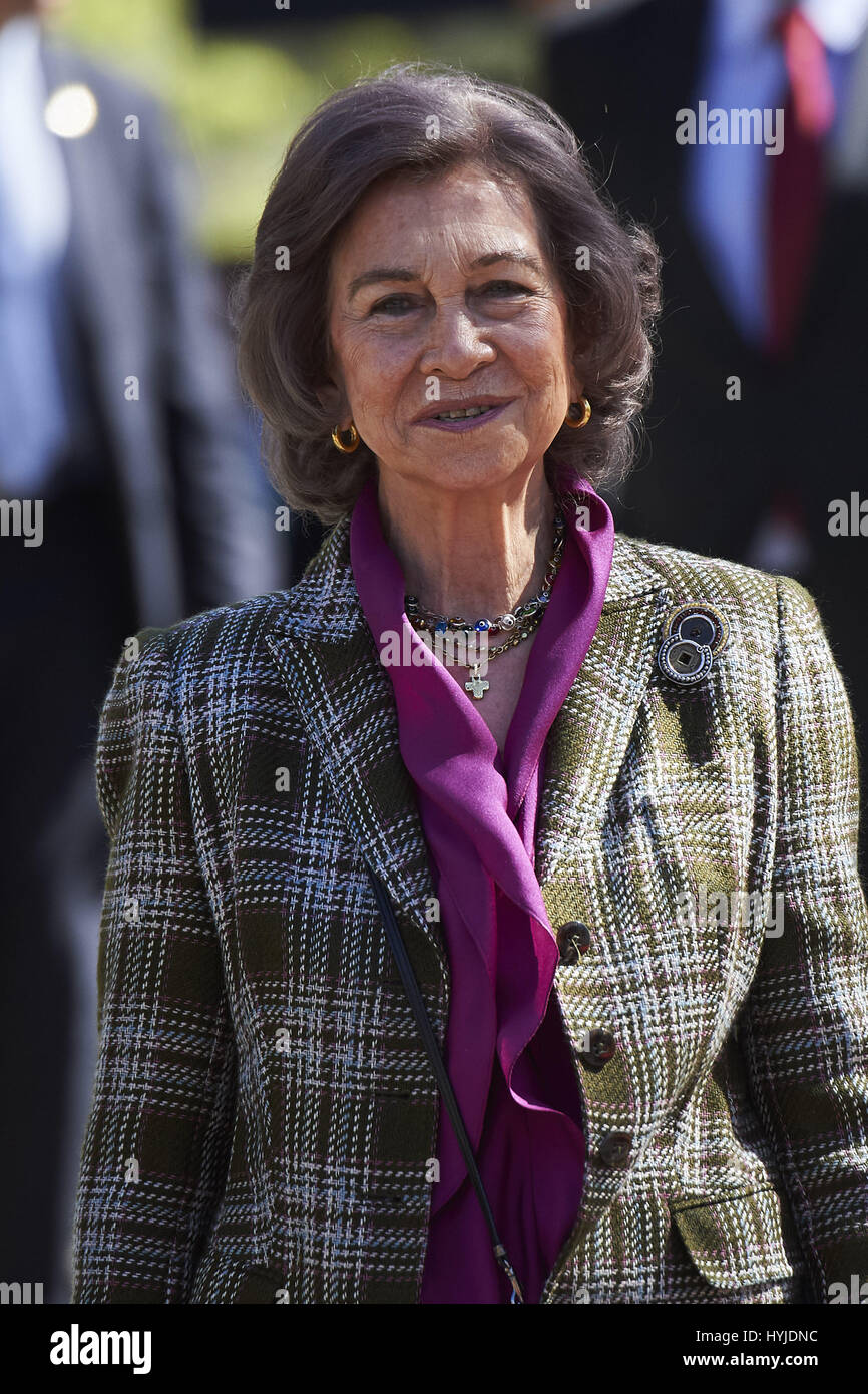 Madrid, Madrid, Espagne. 5ème apr 2017. La Reine Sofia d'Espagne à Madrid Chulina visites Zoo Panda le 5 avril, 2017 à Madrid Crédit : Jack Abuin/ZUMA/Alamy Fil Live News Banque D'Images