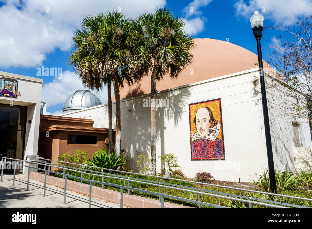 Orlando Florida, Loch Haven Park, parc culturel, Orlando Shakespeare Theatre, théâtre, extérieur, mosaïque, William Shakespeare, devant, entrée, FL170222125 Banque D'Images